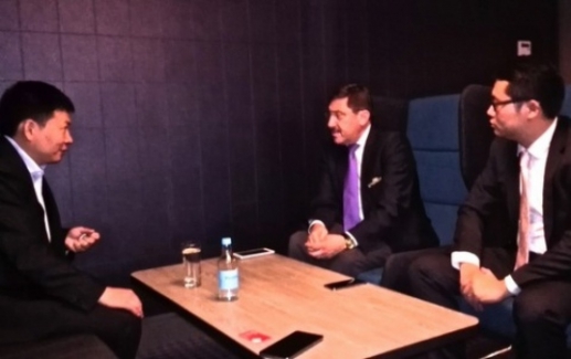 Maxim Behar, associate Board Member of the Bulgarian-Chinese Forum for Investment and Tourism, met in London Richard Yu (left), Chairman of Huawei Device and CEO of Huawei Device Business Group. Photo by personal archive